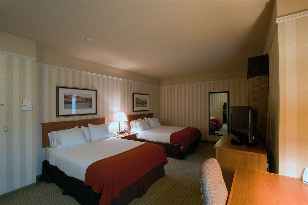 Holiday Inn Express Hotel & Suites Astoria By Ihg Exterior photo
