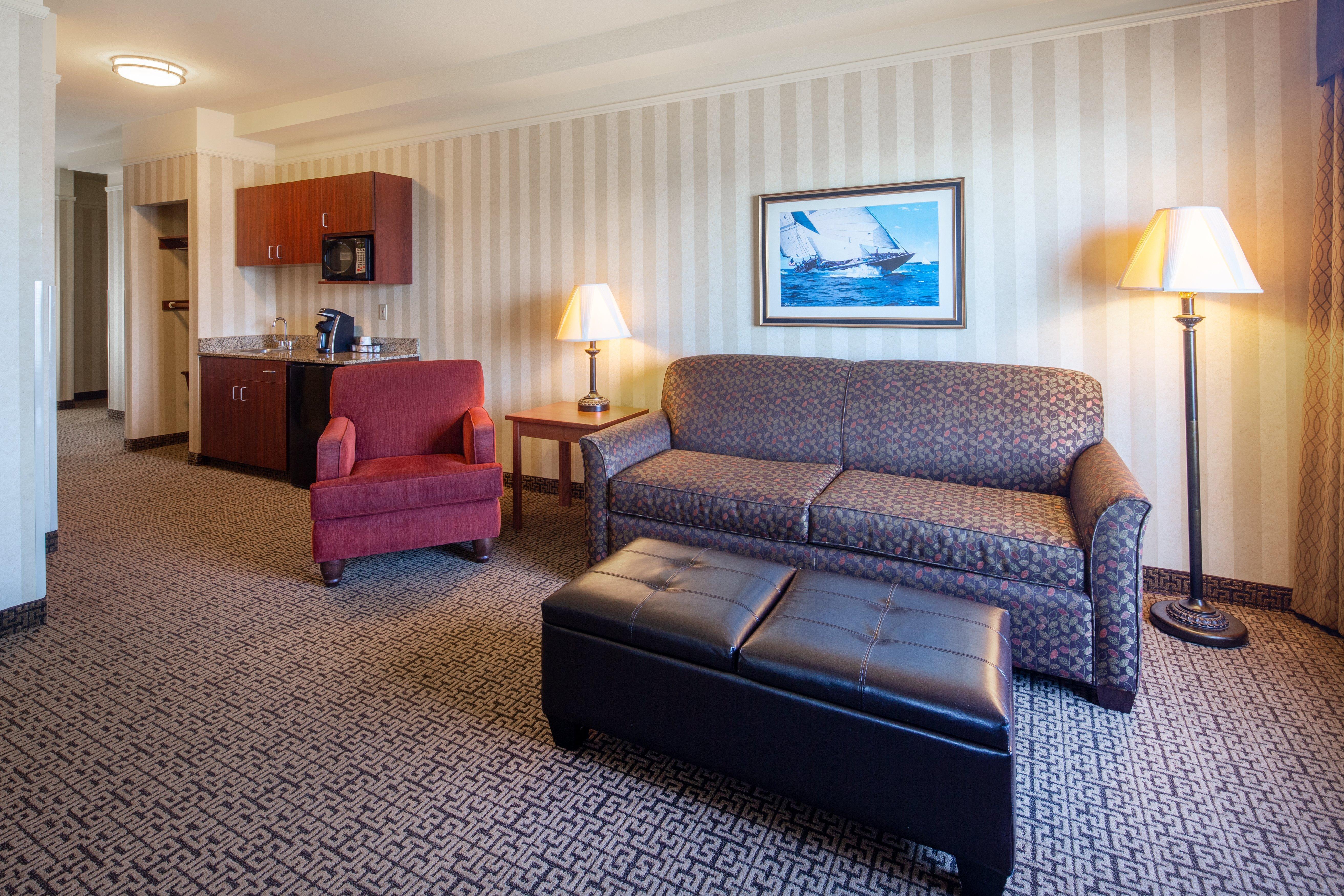 Holiday Inn Express Hotel & Suites Astoria By Ihg Exterior photo