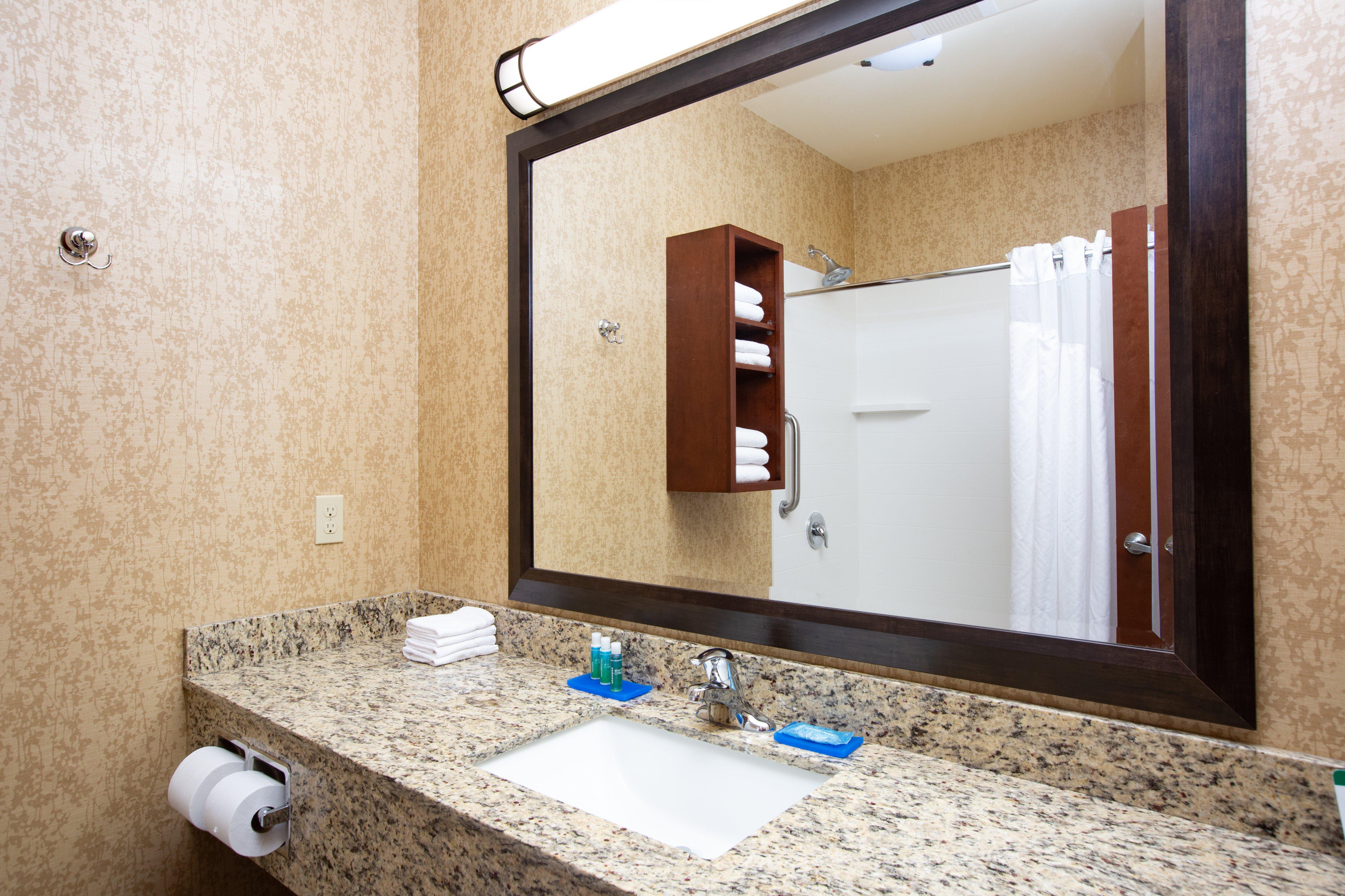 Holiday Inn Express Hotel & Suites Astoria By Ihg Exterior photo