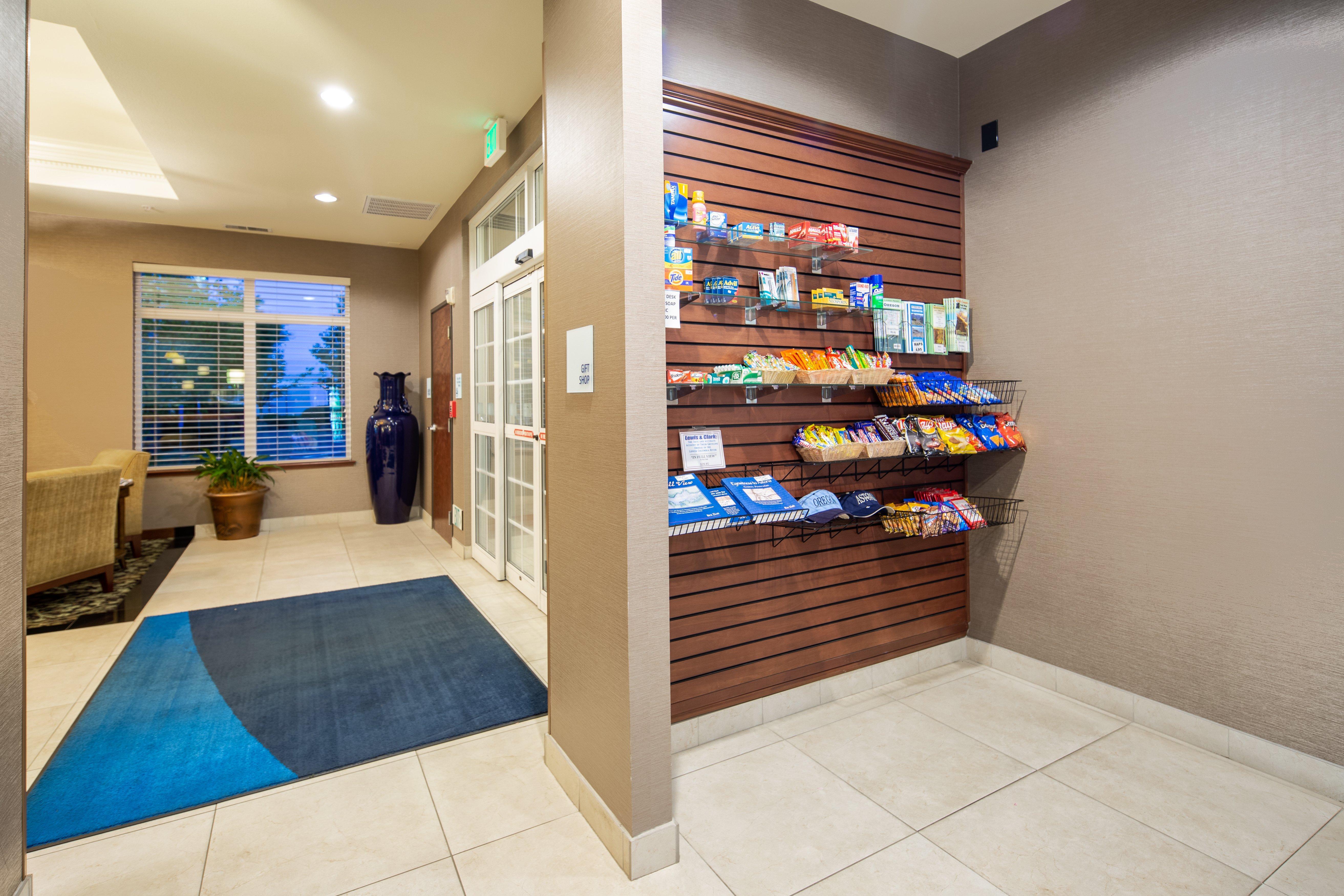 Holiday Inn Express Hotel & Suites Astoria By Ihg Exterior photo