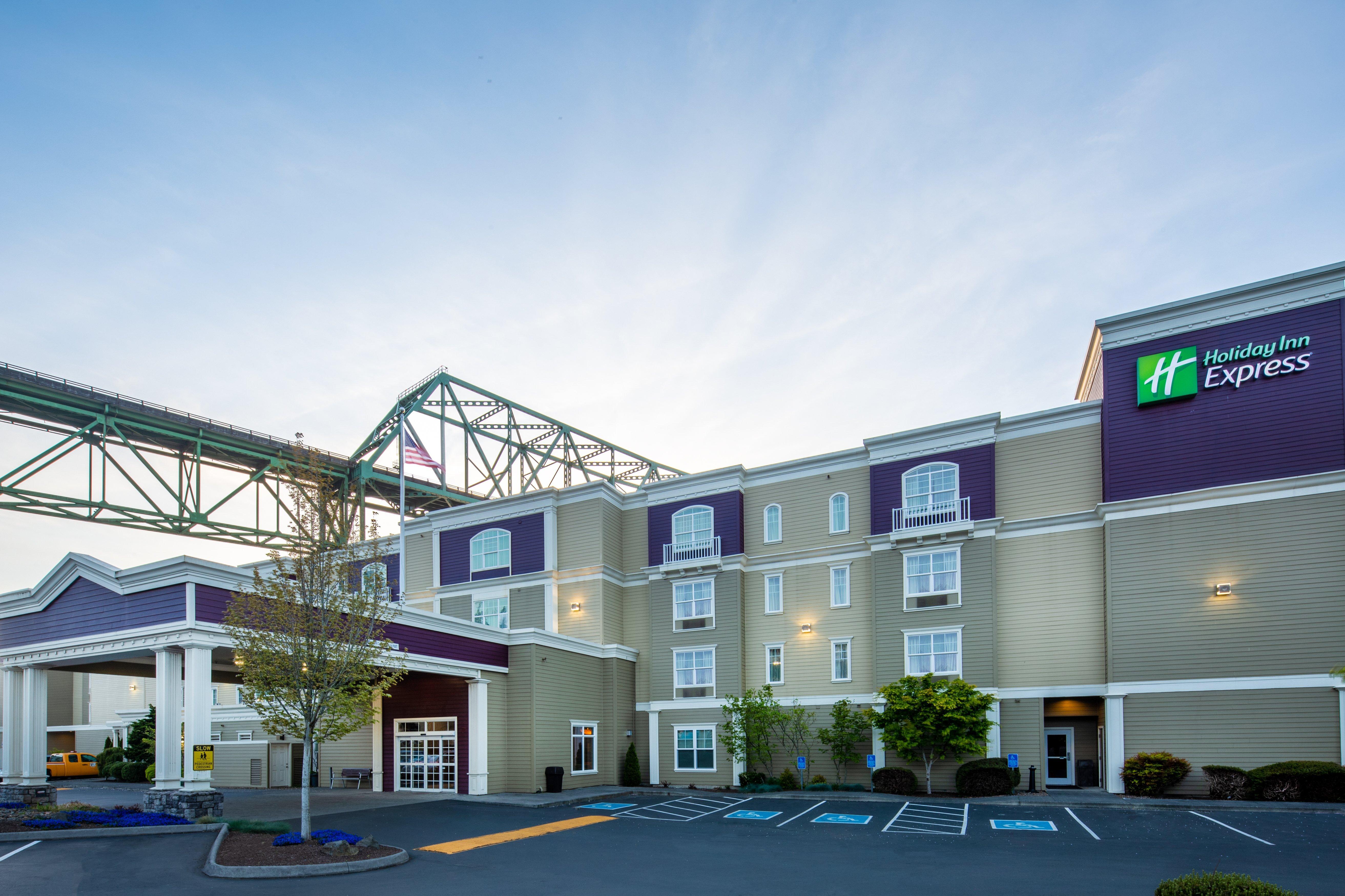 Holiday Inn Express Hotel & Suites Astoria By Ihg Exterior photo